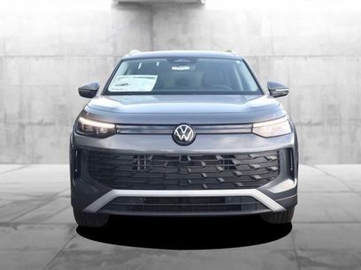 New 2025 Volkswagen Tiguan SE