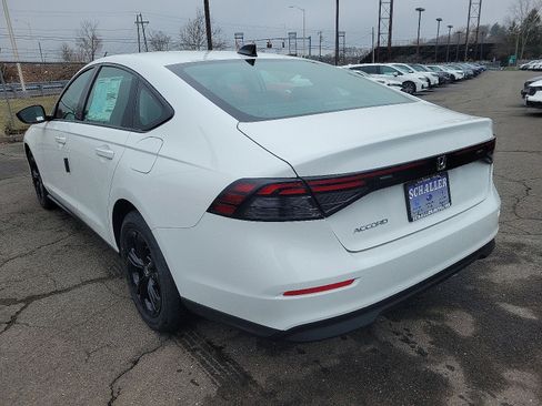 New 2025 Honda Accord SE image 3