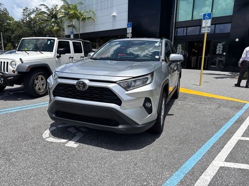 Used 2021 Toyota RAV4 XLE FWD image 13