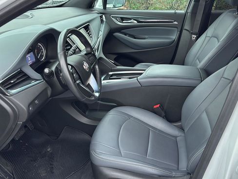 Used 2024 Buick Enclave Essence AWD/4WD image 13
