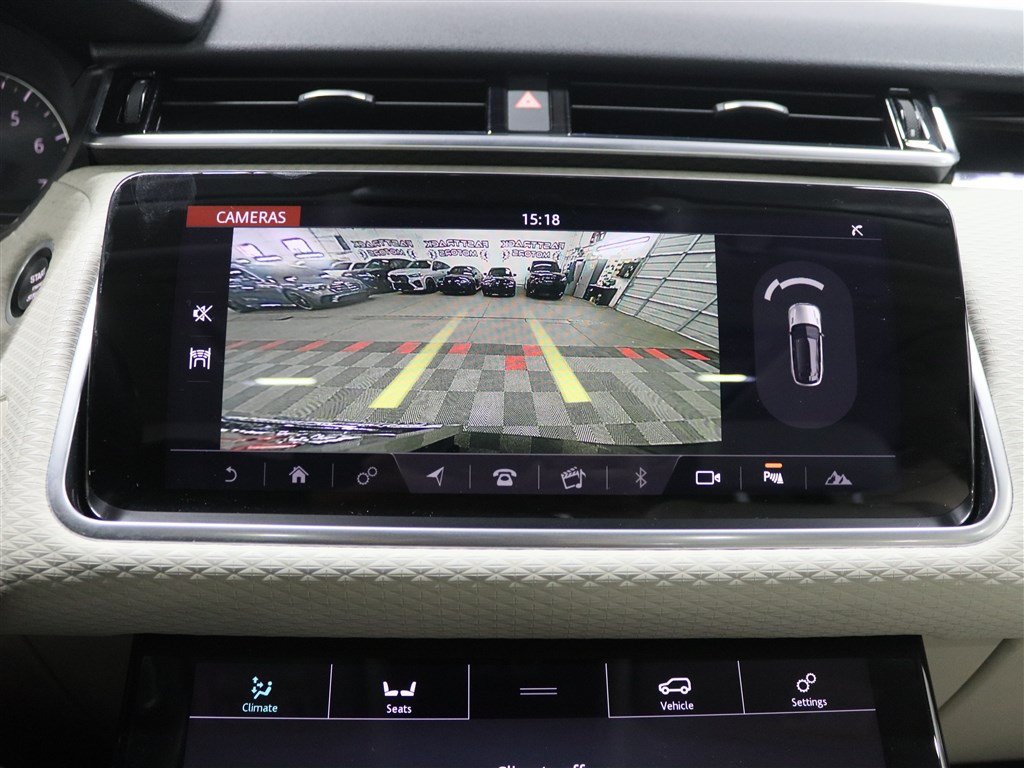Used 2020 Land Rover Range Rover Velar S AWD/4WD image 21
