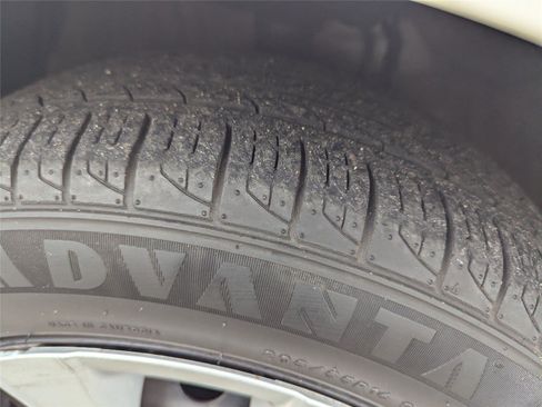 Used 2022 Toyota Corolla LE image 10