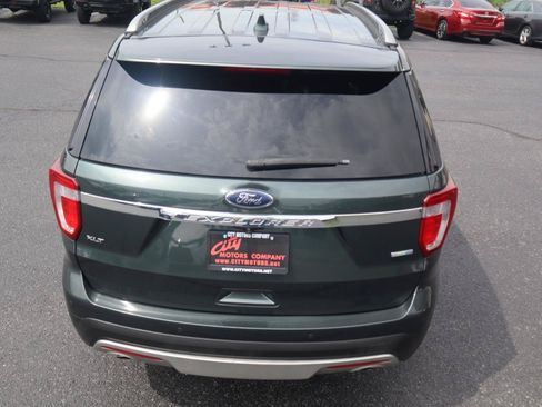 Used 2016 Ford Explorer XLT w/ Equipment Group 202A AWD/4WD image 10