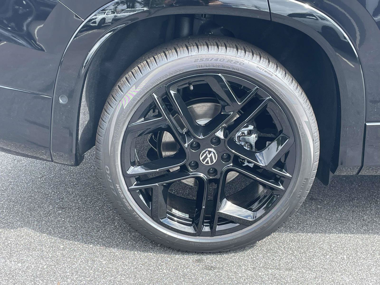 New 2026 Volkswagen Tiguan SE R-Line FWD image 9