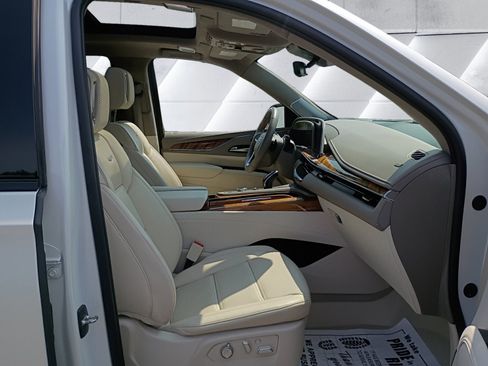 Used 2024 Cadillac Escalade Sport Platinum w/ LPO, ONYX Package AWD/4WD image 16
