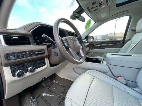 Used 2022 GMC Yukon XL Denali w/ Max Trailering Package AWD/4WD image 12
