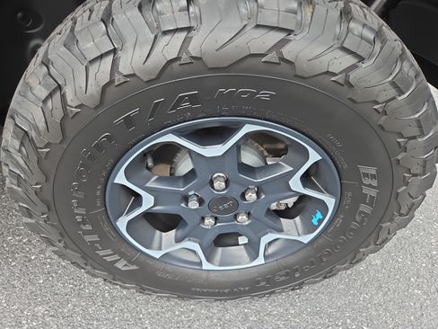 Certified 2023 Jeep Wrangler Unlimited Rubicon 4xe w/ Cold Weather Group AWD/4WD image 12