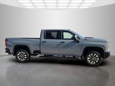 Used 2024 Chevrolet Silverado 2500 Custom w/ Custom Value Package AWD/4WD image 9