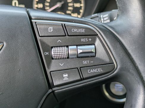 Used 2017 Genesis G90 3.3T Premium image 25