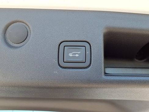 Used 2023 Chevrolet Equinox LT FWD image 77