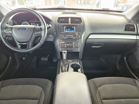 Used 2017 Ford Explorer XLT FWD image 14