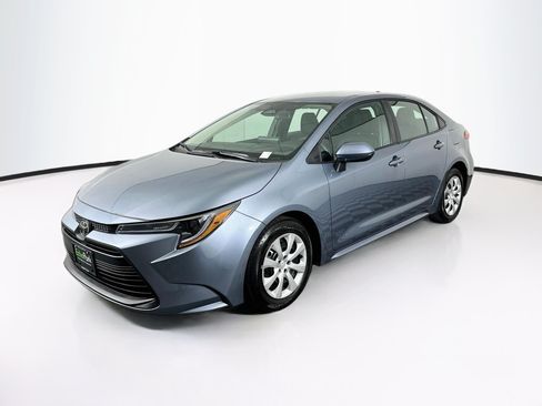 Used 2025 Toyota Corolla LE FWD image 3