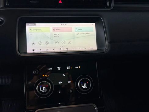 Used 2020 Land Rover Range Rover Evoque S image 12