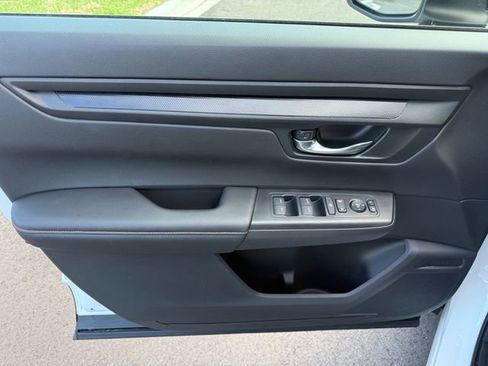 Used 2025 Honda CR-V Sport image 3