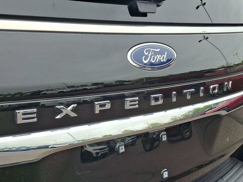 Used 2024 Ford Expedition Limited AWD/4WD image 35