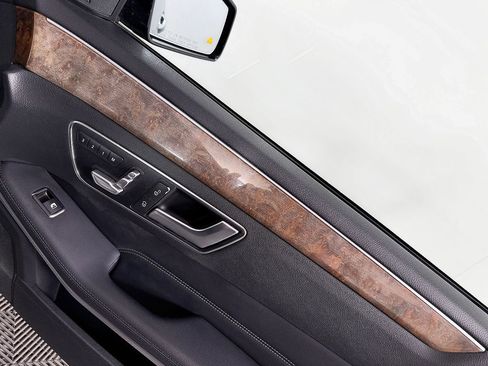 Used 2014 Mercedes-Benz E 350 Sedan image 43