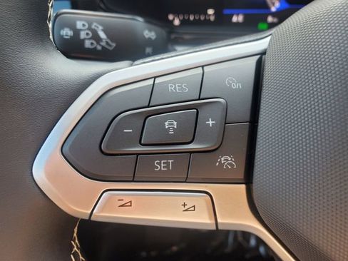 New 2025 Volkswagen Taos S image 17