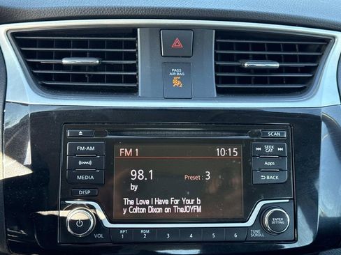 Used 2016 Nissan Sentra SV image 22