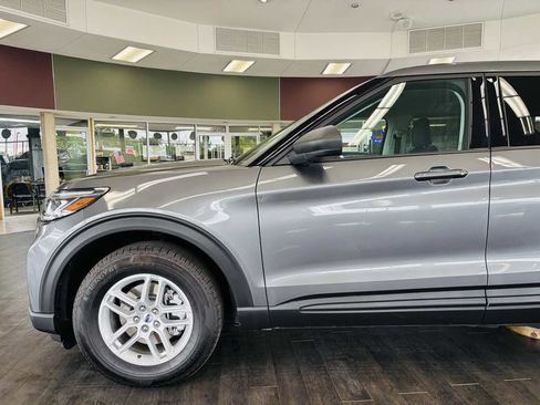 Used 2026 Ford Explorer Active AWD/4WD image 15