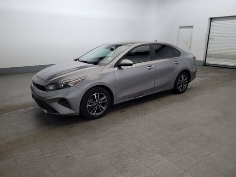 Used 2023 Kia Forte LXS FWD image 2