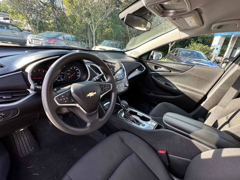 Used 2024 Chevrolet Malibu LT image 11