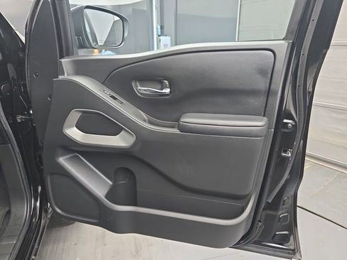 Used 2025 Nissan Frontier SV RWD image 42