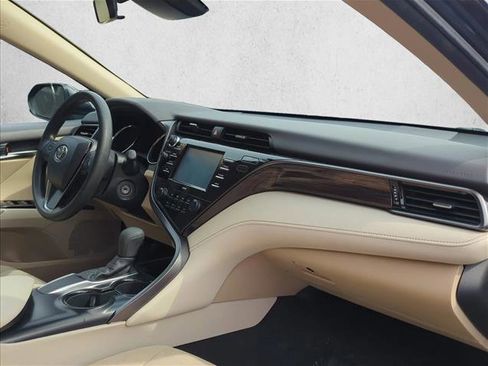Used 2020 Toyota Camry LE image 24