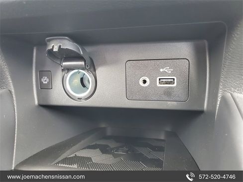 New 2025 Nissan Versa SV w/ Trunk Package image 31