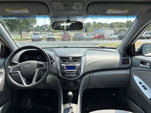 Used 2014 Hyundai Accent GS FWD image 8