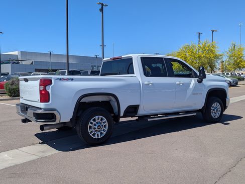 Used 2025 Chevrolet Silverado 2500 LT w/ Convenience Package AWD/4WD image 5