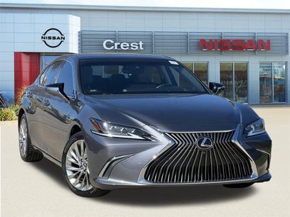Used 2019 Lexus ES 350 Ultra Luxury w/ Accessory Package 2