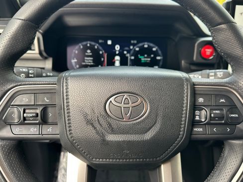 Used 2025 Toyota 4Runner TRD Off-Road Premium image 36