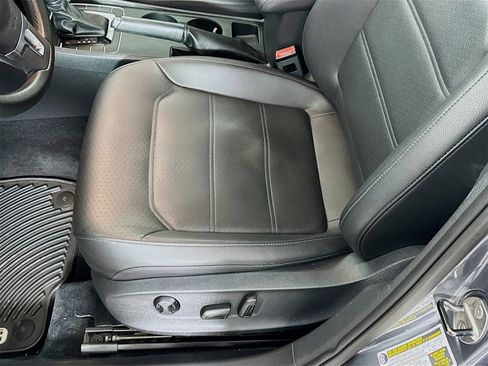Used 2014 Volkswagen Passat 1.8T Wolfsburg Edition image 15