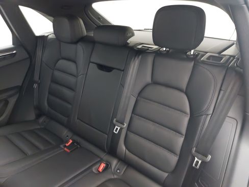 New 2026 Porsche Macan image 16