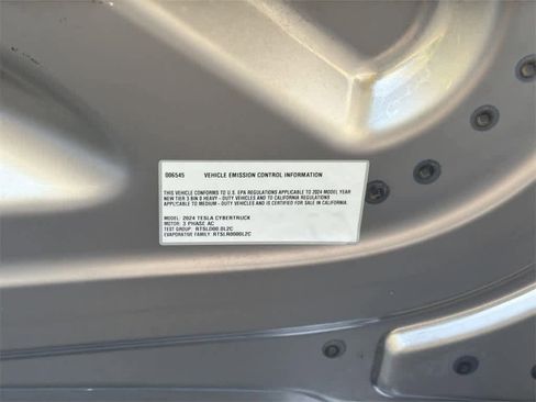 Used 2024 Tesla Cybertruck AWD Crew Cab image 9