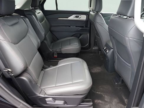 Certified 2026 Ford Explorer Active RWD image 17