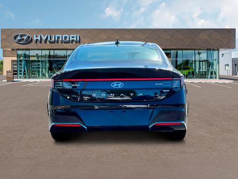 New 2024 Hyundai Sonata Limited FWD image 6