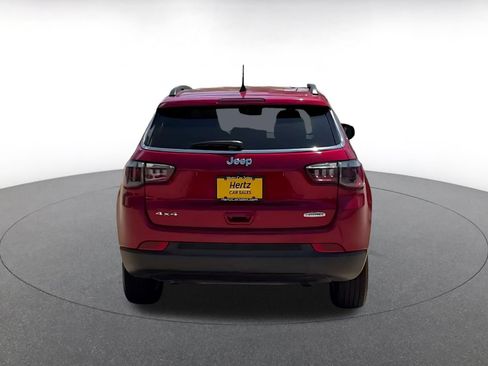Used 2025 Jeep Compass Latitude AWD/4WD image 12