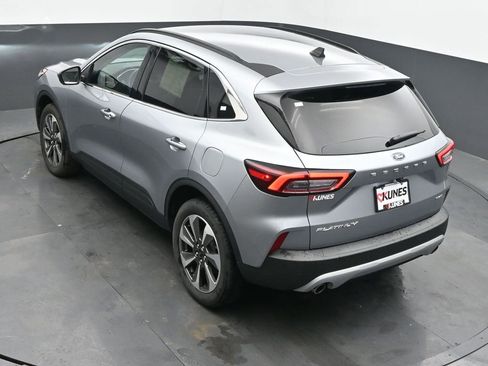 Used 2024 Ford Escape Platinum image 40