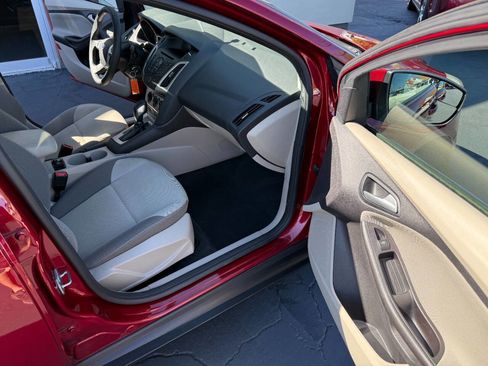 Used 2014 Ford Focus SE image 14