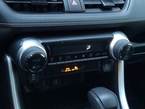 Certified 2024 Toyota RAV4 XLE image 17