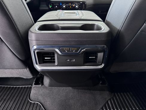 Certified 2022 Chevrolet Silverado 1500 LTZ w/ LTZ Convenience Package II AWD/4WD image 29