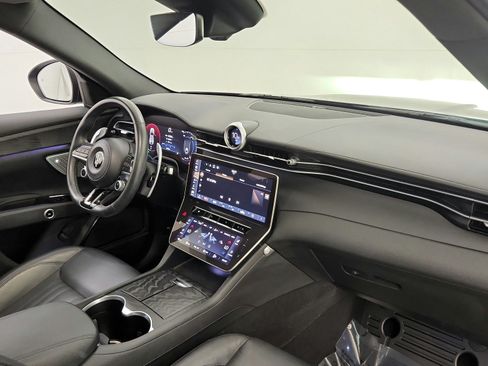 Used 2023 Maserati Grecale Modena AWD/4WD image 33