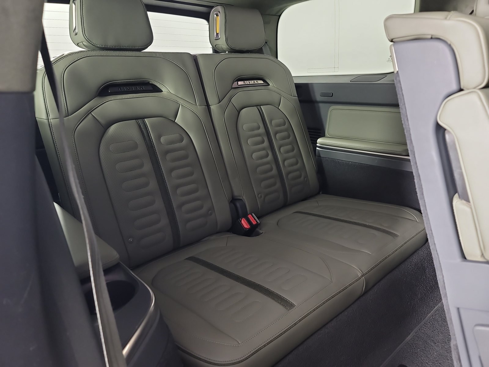 Used 2023 Rivian R1S Adventure Quad AWD/4WD image 25