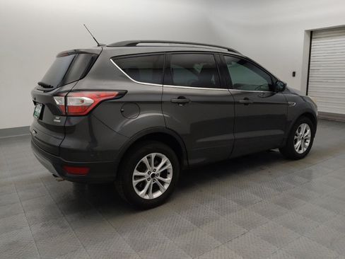 Used 2018 Ford Escape SE FWD image 10