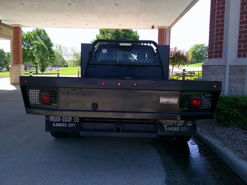 Used 2015 Ford F550 2WD Regular Cab Super Duty image 7