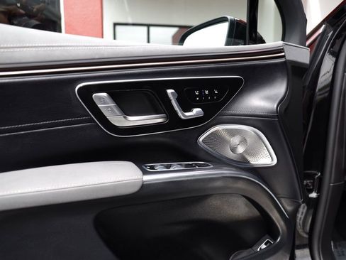 Used 2023 Mercedes-Benz EQS 450+ SUV image 12