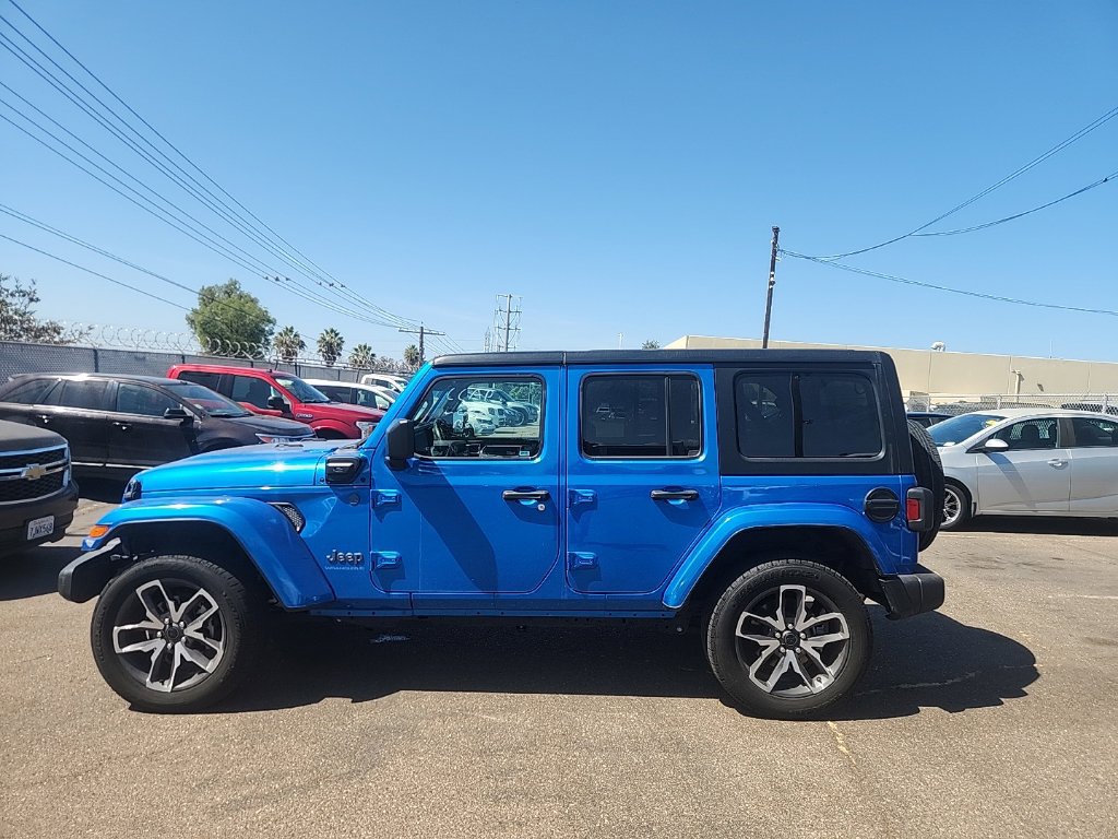 Used 2024 Jeep Wrangler Unlimited AWD/4WD image 9