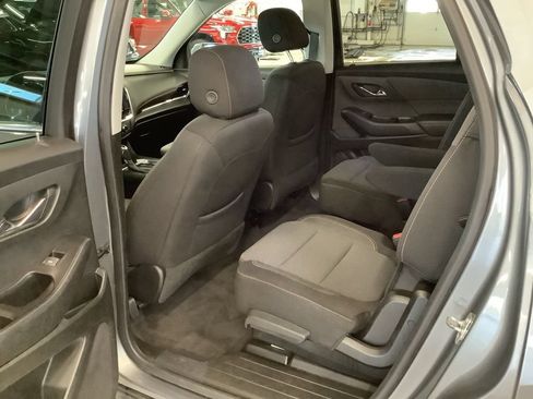 Used 2020 Chevrolet Traverse LT AWD/4WD image 14
