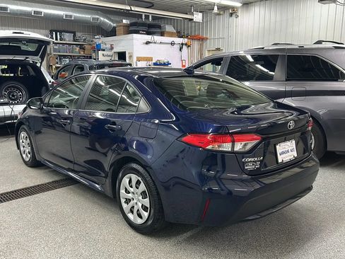 Used 2021 Toyota Corolla LE FWD image 3